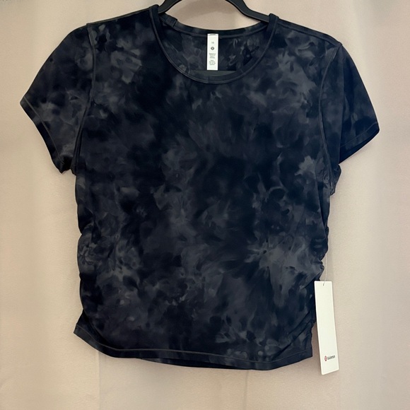 lululemon athletica Black and Gray Short Sleeve Tee - Picture 1 of 3
